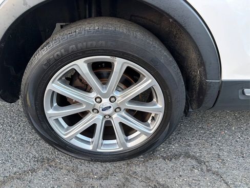 Used 2016 Ford Explorer Limited image 16