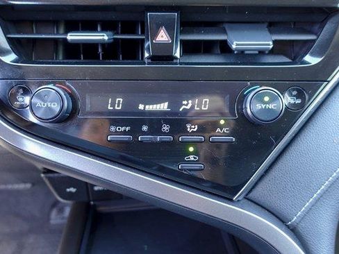 Used 2023 Toyota Camry SE FWD image 18