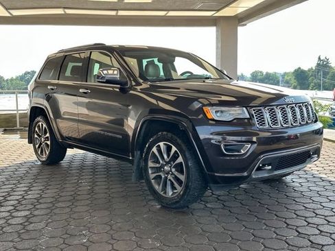 Used 2017 Jeep Grand Cherokee Overland AWD/4WD image 24