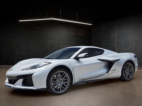 Used 2026 Chevrolet Corvette Z06 RWD image 3