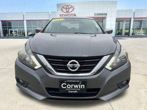 Used 2017 Nissan Altima 2.5 SR w/ LED Appearance Package FWD image 17