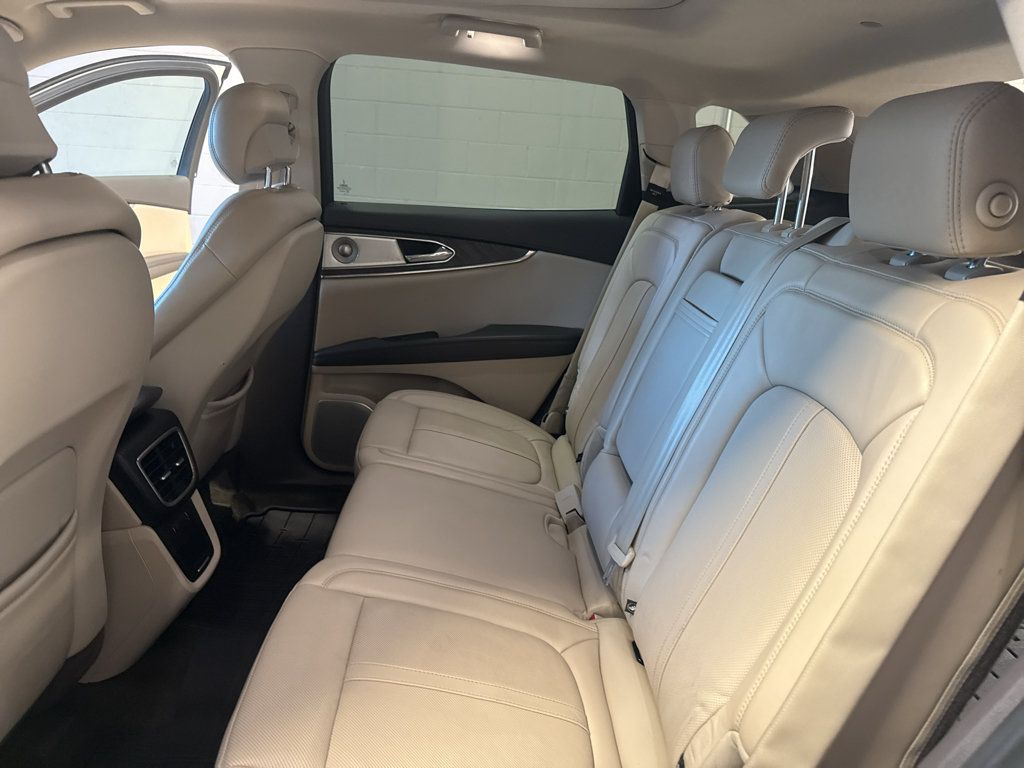 Used 2016 Lincoln MKX Reserve w/ Luxury Package FWD image 30