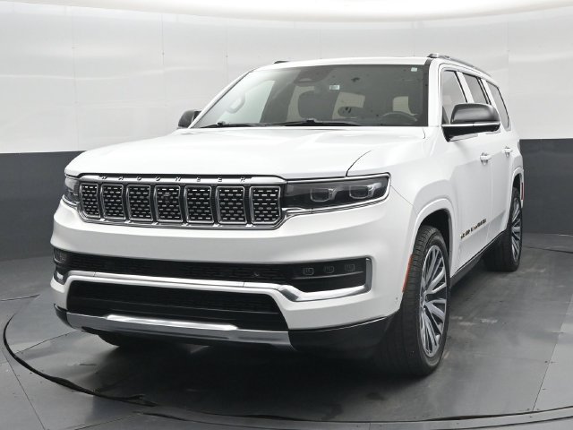 Used 2023 Jeep Grand Wagoneer Series III AWD/4WD image 37
