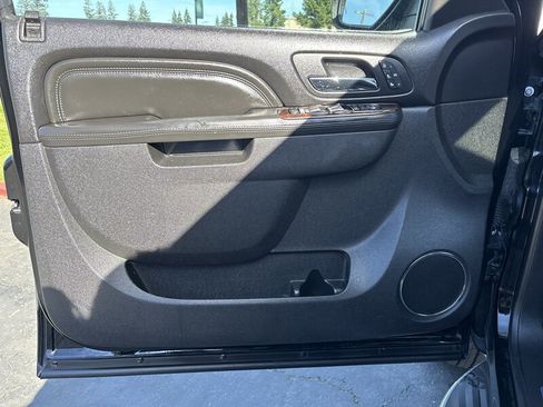 Used 2014 GMC Yukon Denali image 24