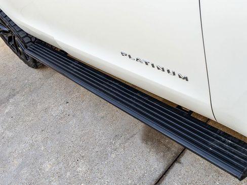 Used 2025 Ford Expedition Platinum w/ Driver's Package image 13