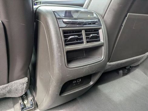 Used 2024 Cadillac XT5 Premium Luxury AWD/4WD image 17