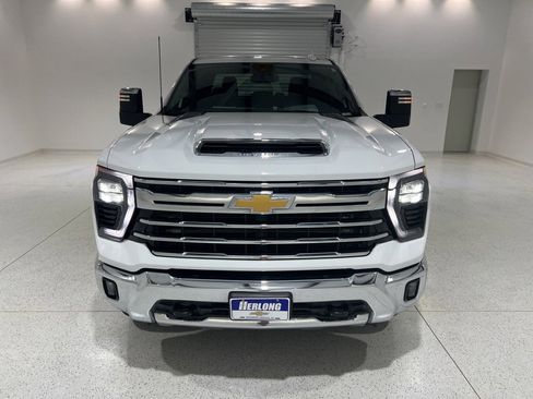 Used 2024 Chevrolet Silverado 2500 LTZ image 8