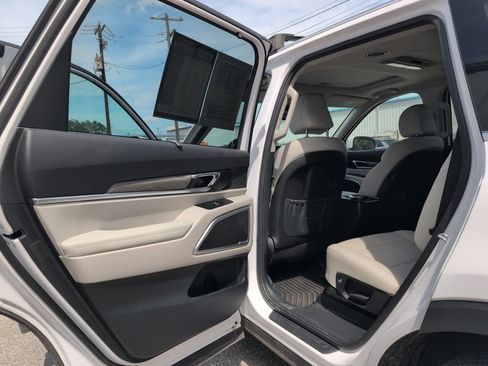 Used 2022 Kia Telluride EX w/ EX Premium Package FWD image 11