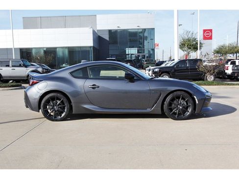 Used 2023 Toyota GR86 Premium RWD image 7