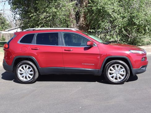 Used 2014 Jeep Cherokee Limited w/ Technology Group AWD/4WD image 3