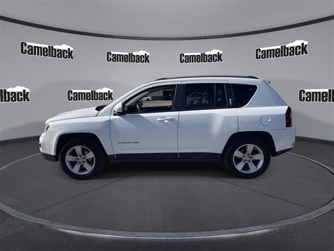 Used 2017 Jeep Compass Latitude image 4