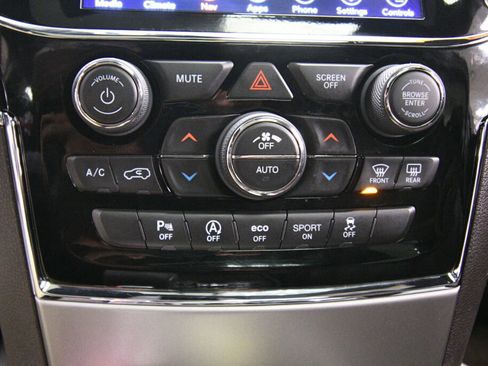 Used 2019 Jeep Grand Cherokee Overland image 16