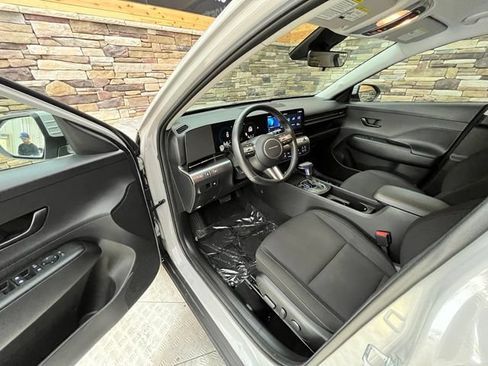 Used 2024 Hyundai Kona SEL AWD/4WD image 34