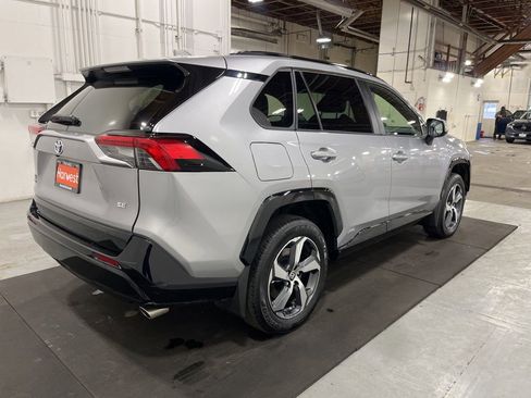 Used 2023 Toyota RAV4 SE w/ Weather & Moonroof Package image 9