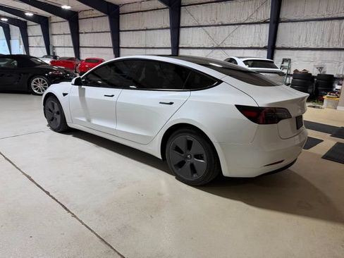 Used 2023 Tesla Model 3 Standard Range RWD image 2