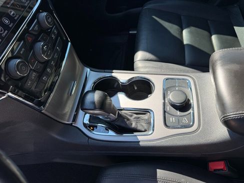 Used 2019 Jeep Grand Cherokee Limited image 26