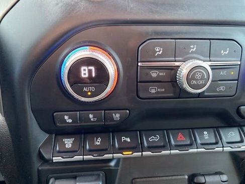 Used 2022 GMC Sierra 3500 Denali w/ Denali Ultimate Package image 29