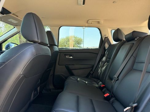 Used 2026 Nissan Rogue SL AWD/4WD image 28