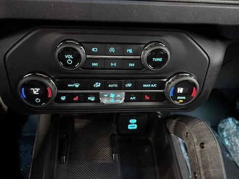 New 2025 Ford Bronco Badlands image 23