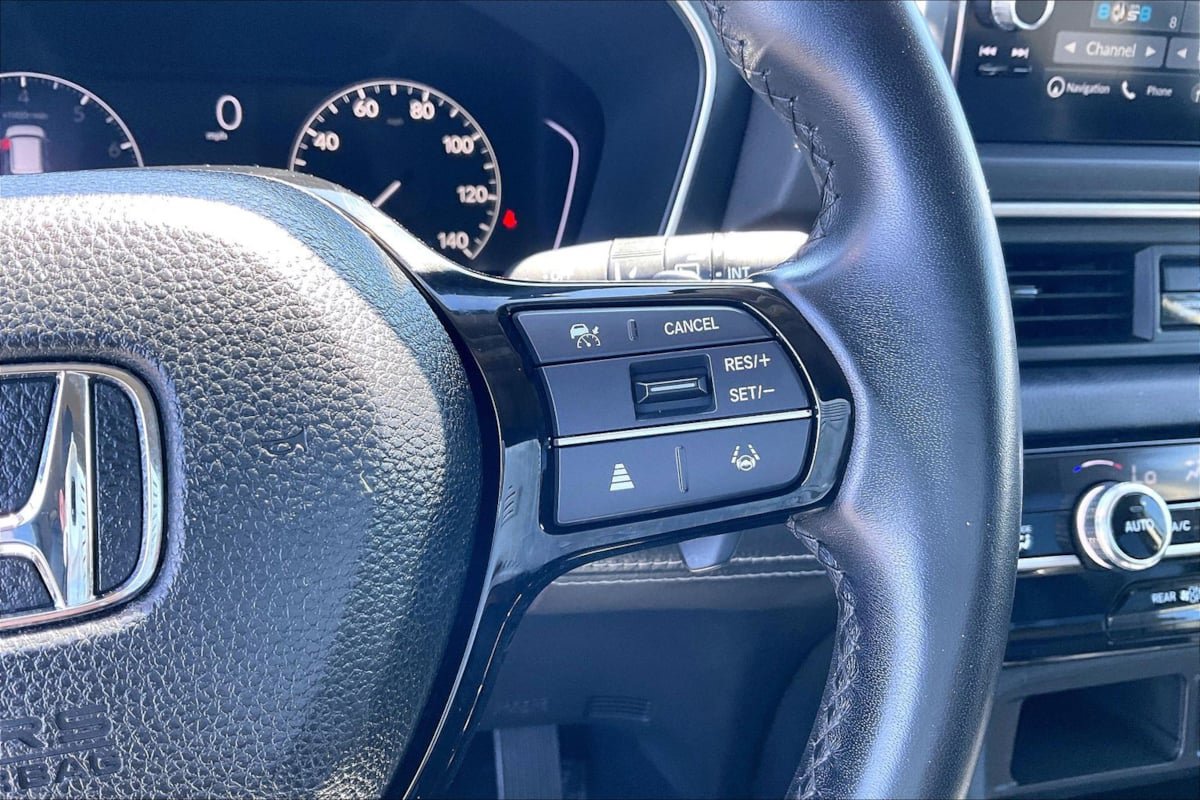 Used 2023 Honda Pilot Touring image 17