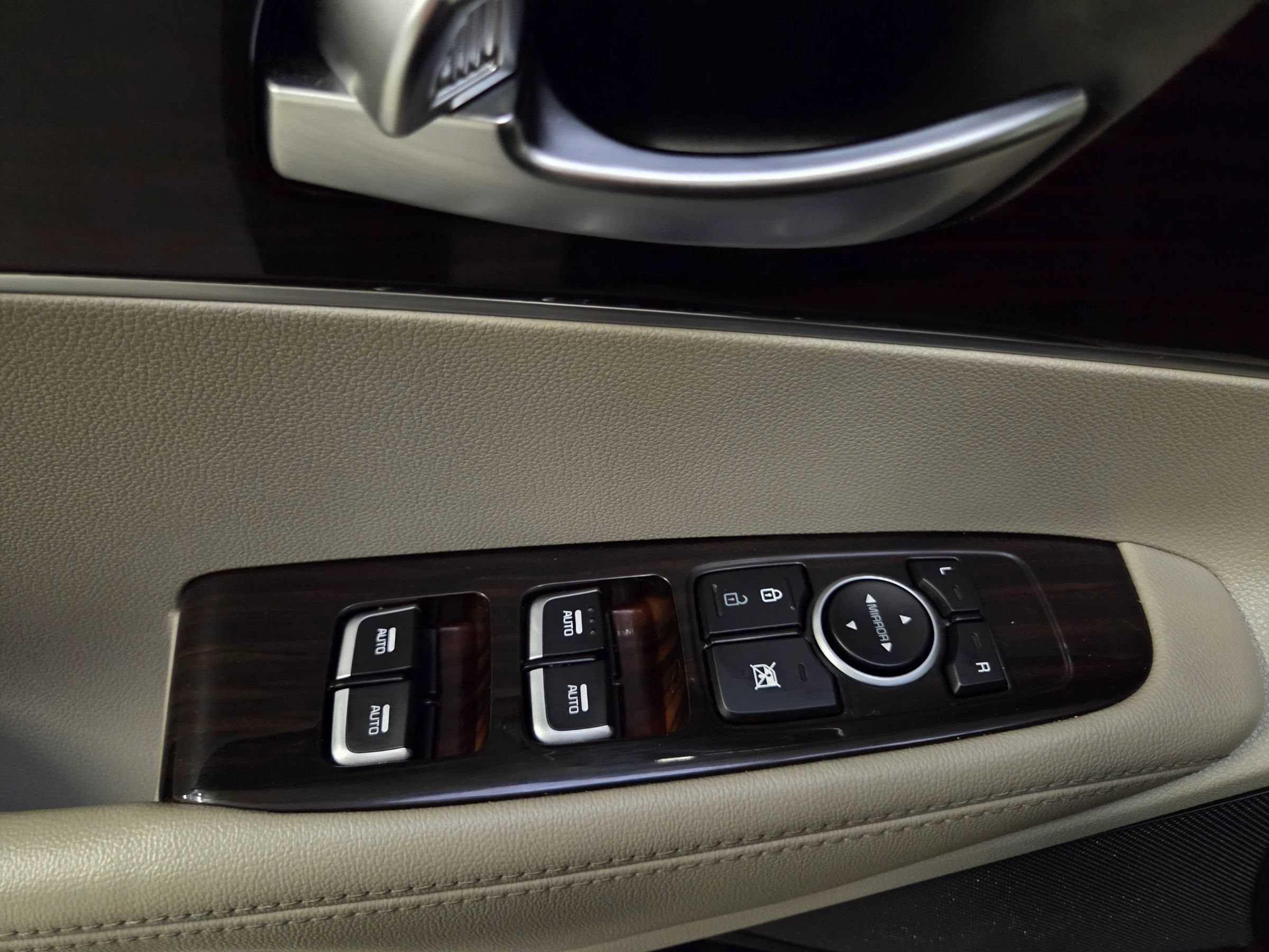 Used 2020 Kia Sorento S FWD image 17