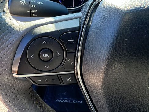 Used 2019 Toyota Avalon XLE image 27
