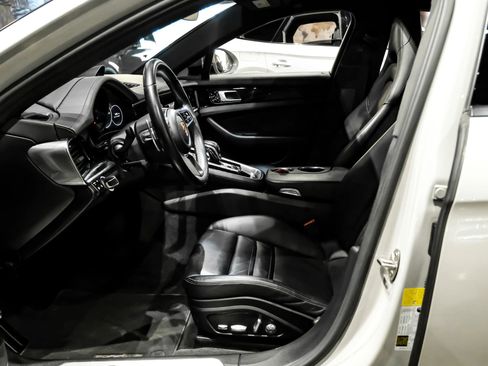 Used 2018 Porsche Panamera 4 AWD/4WD image 4