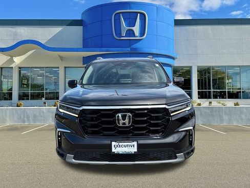 Used 2023 Honda Pilot Elite image 6