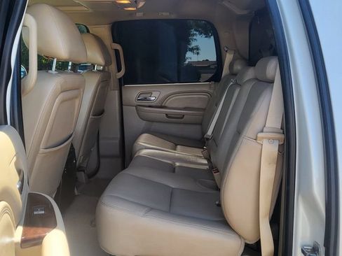 Used 2013 Cadillac Escalade EXT Premium AWD/4WD image 22
