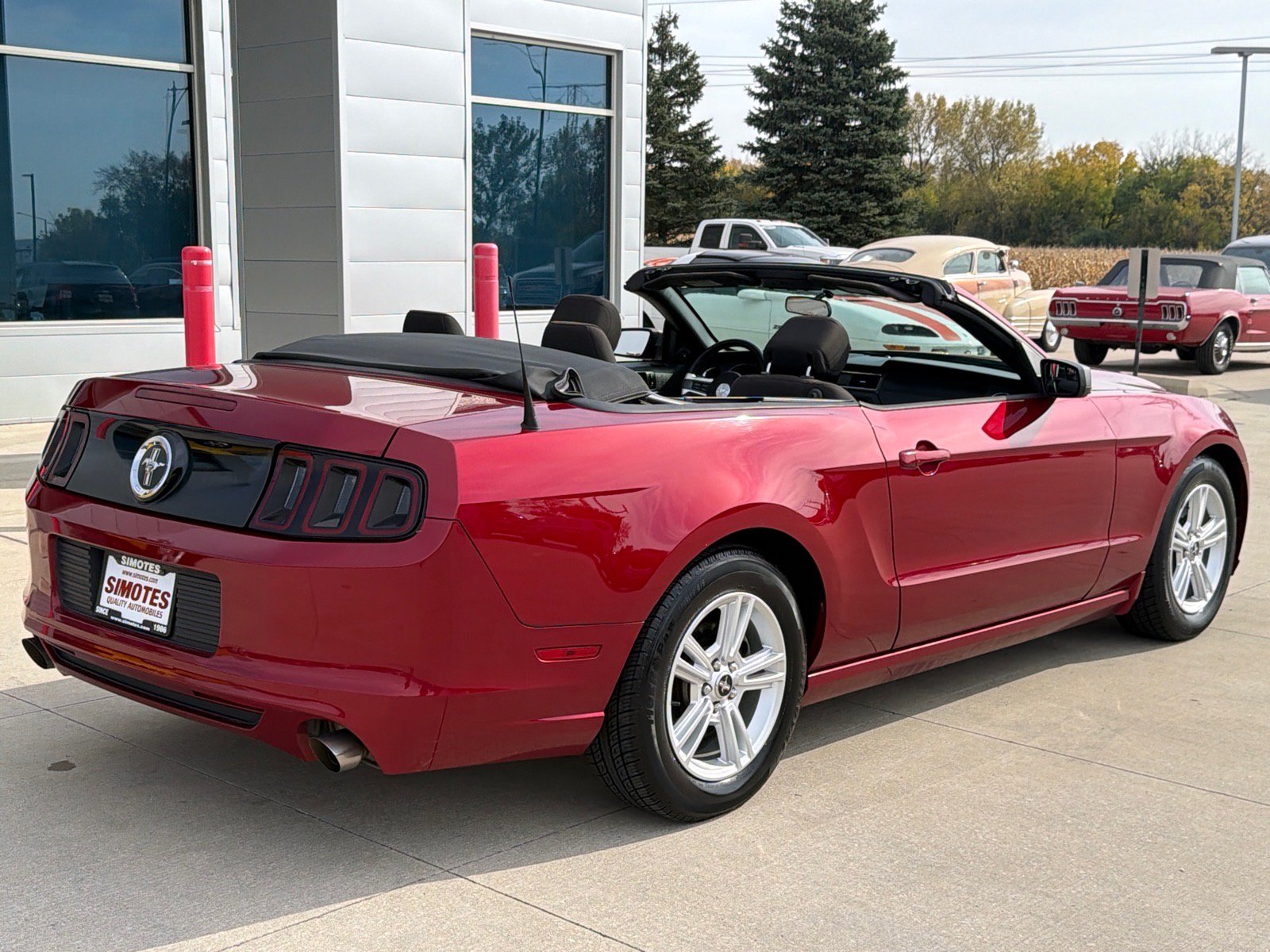 Used 2014 Ford Mustang Convertible RWD image 8