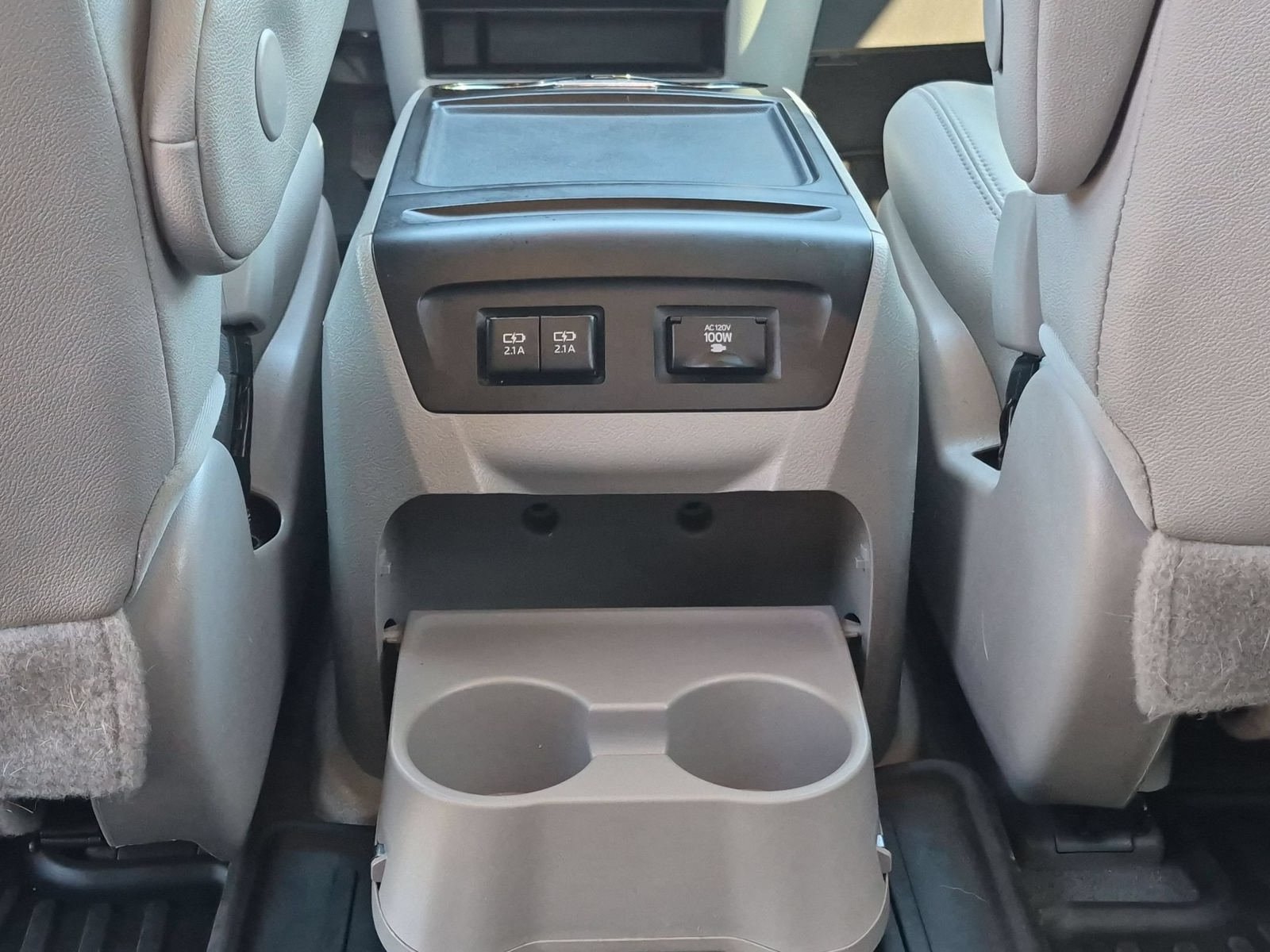 Used 2019 Toyota Sienna XLE w/ XLE Navigation Package FWD image 26