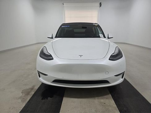 Used 2022 Tesla Model Y Performance AWD/4WD image 2