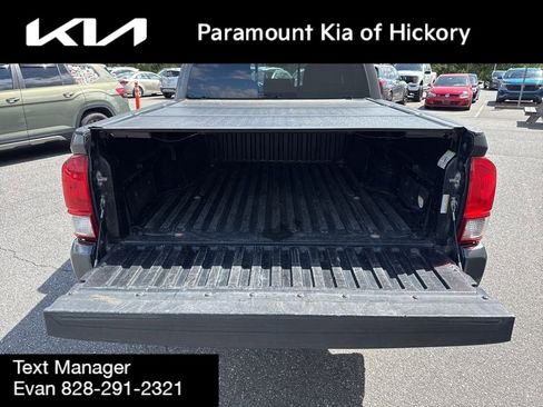 Used 2017 Toyota Tacoma TRD Sport w/ Tow Package (A/T) AWD/4WD image 10
