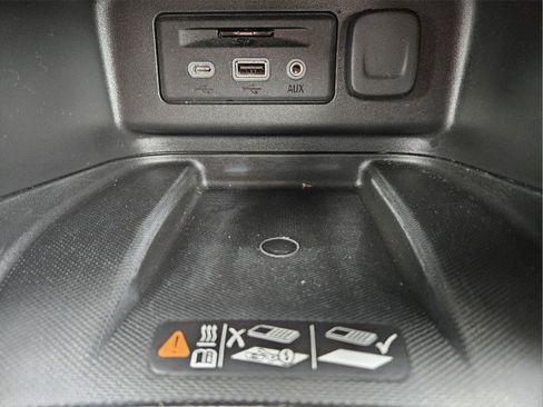 Used 2022 Chevrolet Equinox Premier AWD/4WD image 24