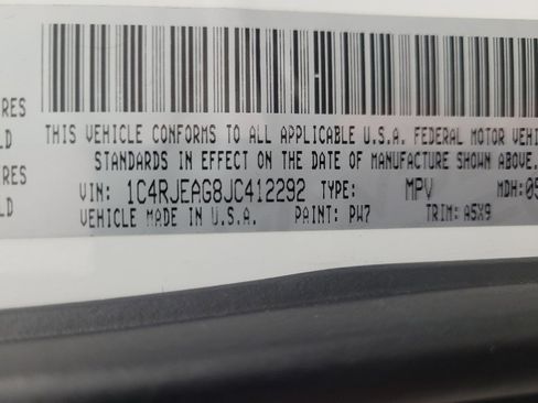 Used 2018 Jeep Grand Cherokee Laredo RWD image 33