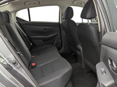 Used 2025 Nissan Sentra S image 18