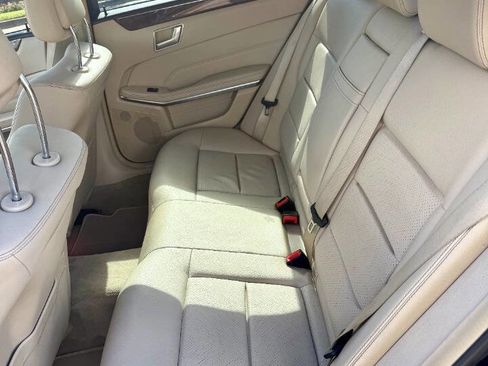 Used 2015 Mercedes-Benz E 350 4MATIC Sedan image 27