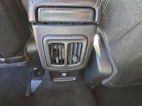 Used 2018 Jeep Compass Latitude image 16