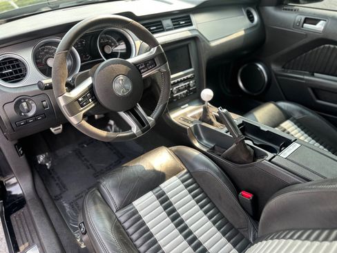 Used 2010 Ford Mustang Shelby GT500 RWD image 19