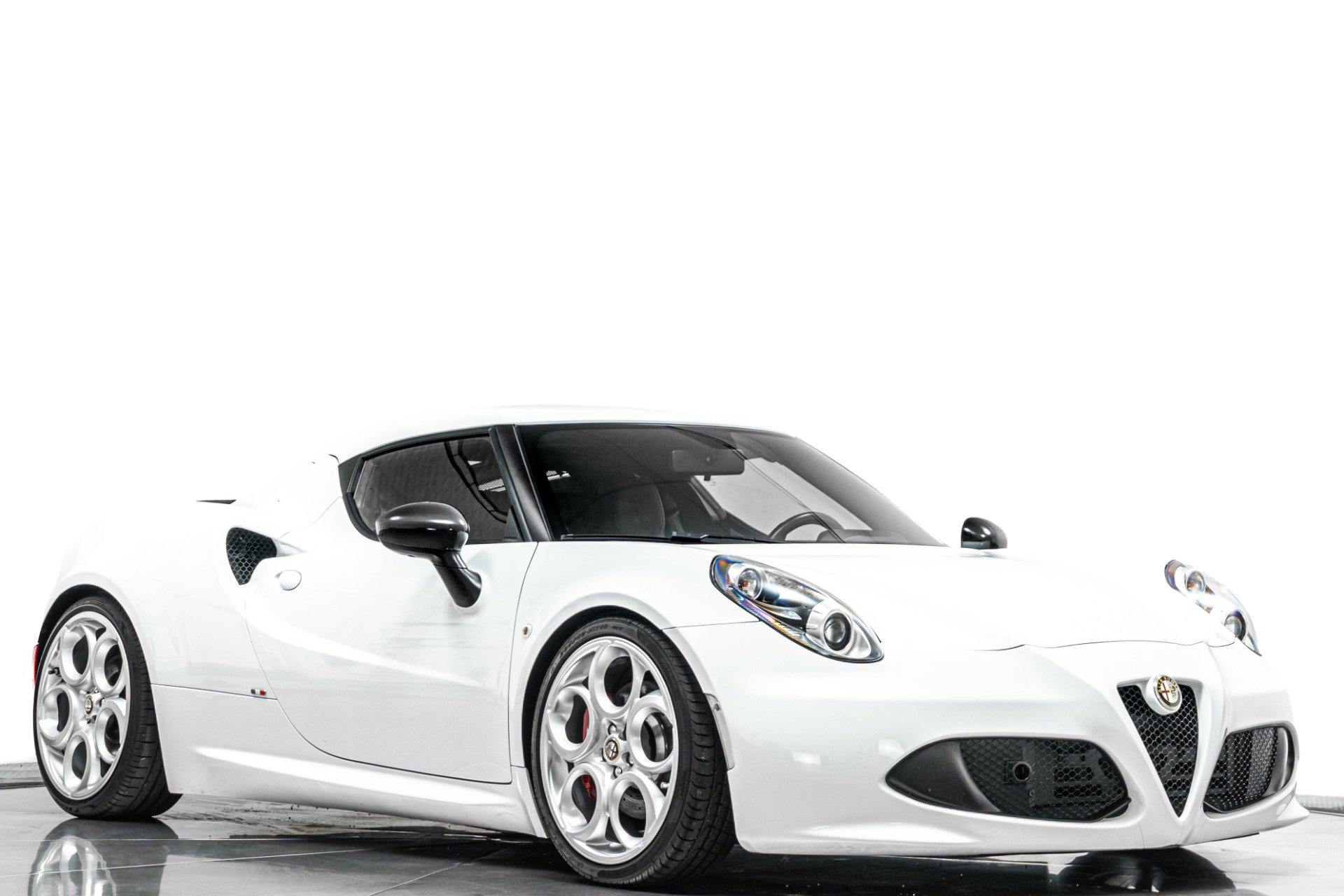 Used 2015 Alfa Romeo 4C Coupe w/ Leather Interior Group RWD image 29