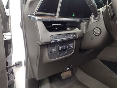 Used 2023 Cadillac Escalade Sport Platinum w/ LPO, ONYX Package AWD/4WD image 11