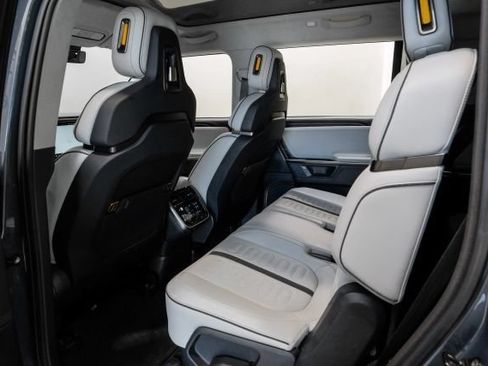 Used 2025 Rivian R1S Adventure AWD/4WD image 40