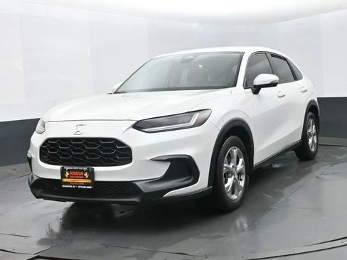 Used 2025 Honda HR-V LX image 1