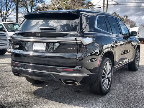 Used 2025 Buick Enclave Avenir w/ Super Cruise Package image 8