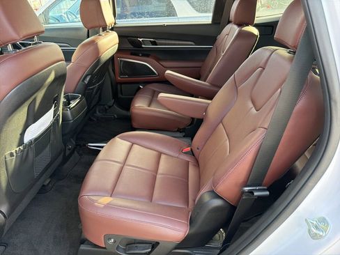 Used 2023 Kia Telluride SX image 9
