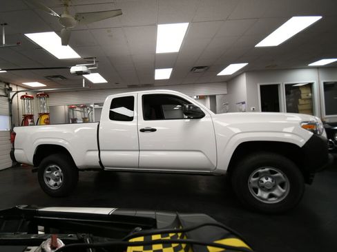 Certified 2021 Toyota Tacoma SR image 8