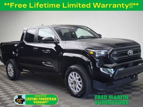 Used 2024 Toyota Tacoma SR5 AWD/4WD image 1