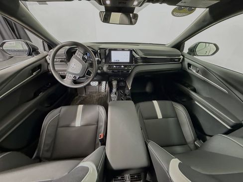 Used 2026 Toyota Camry SE w/ Convenience Package FWD image 12