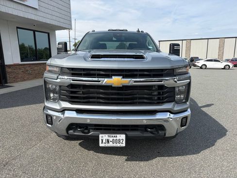Used 2025 Chevrolet Silverado 3500 LT w/ Safety Package AWD/4WD image 9