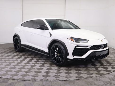 Used 2022 Lamborghini Urus image 3